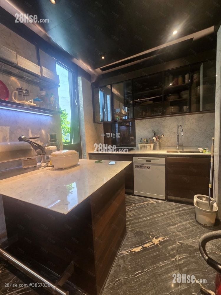 Eden Manor Sell 5+ Bedrooms 2,602 ft²