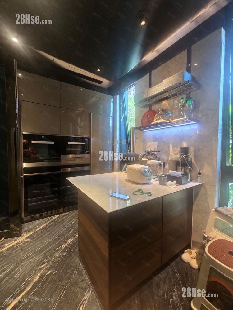 Eden Manor Sell 5+ Bedrooms 2,602 ft²