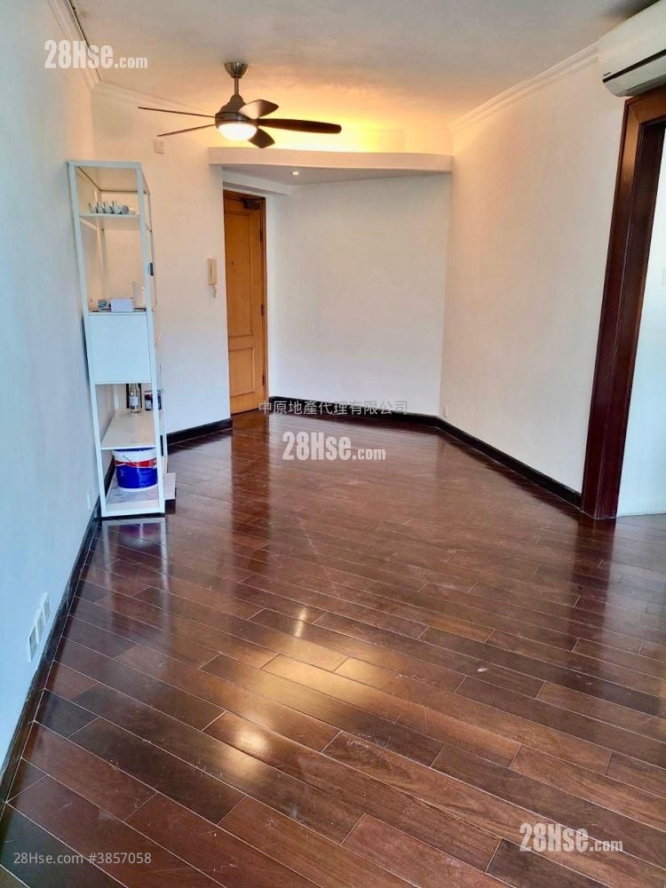 Serenade Cove Rental 3 Bedrooms , 2 Bathrooms 608 ft²