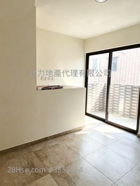 村屋 租盤 2 房 , 1 浴室 350 平方呎