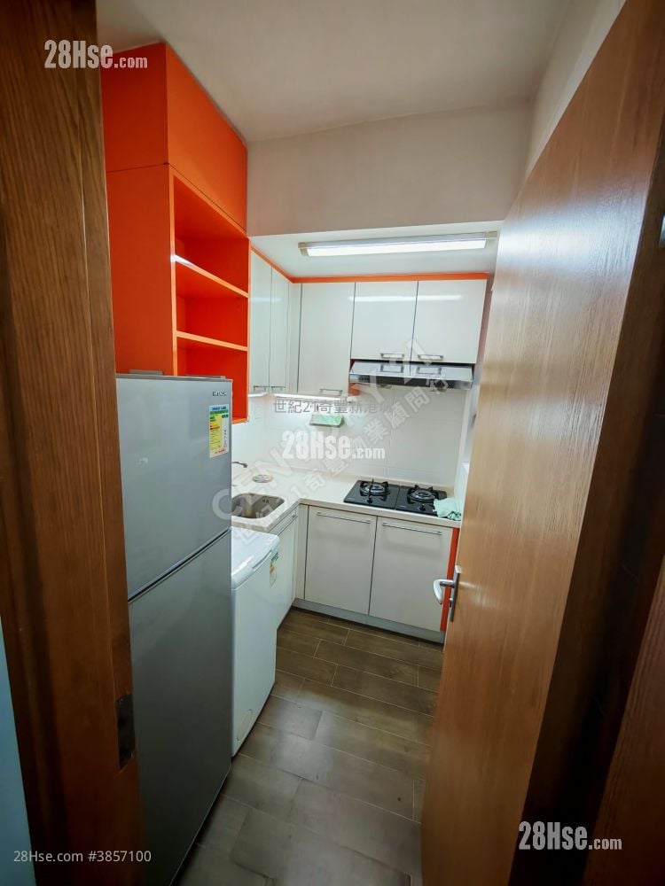 Sunshine City Rental 2 Bedrooms , 1 Bathroom 348 ft²