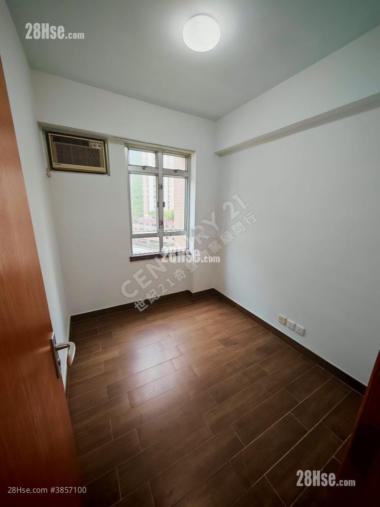 Sunshine City Rental 2 Bedrooms , 1 Bathroom 348 ft²