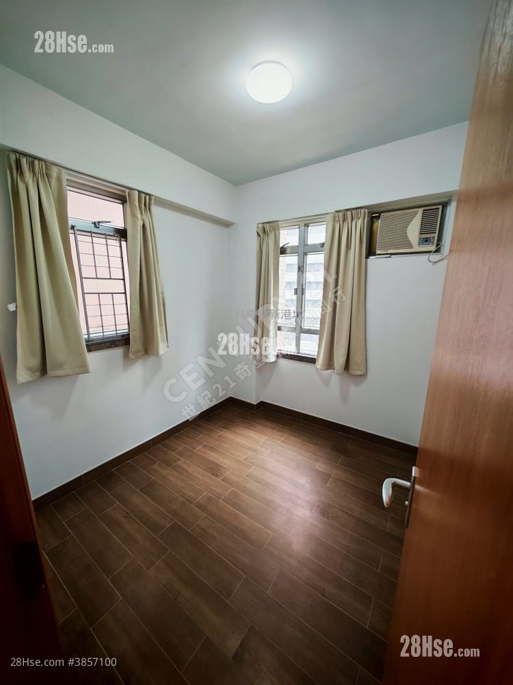 Sunshine City Rental 2 Bedrooms , 1 Bathroom 348 ft²