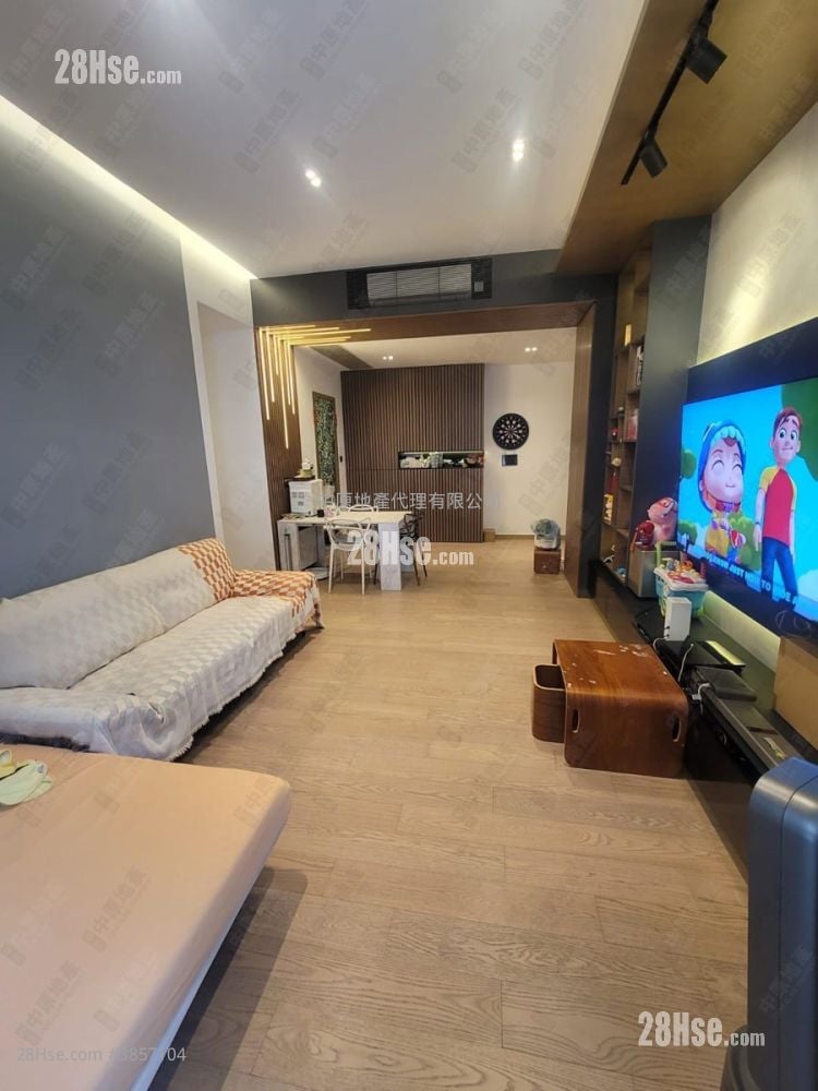 Centra Horizon Sell 3 Bedrooms 980 ft²
