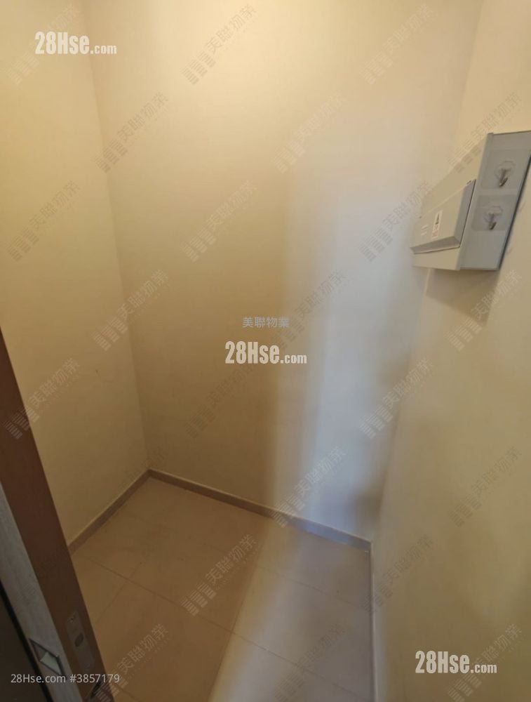Sol City Sell 3 Bedrooms , 2 Bathrooms 736 ft²