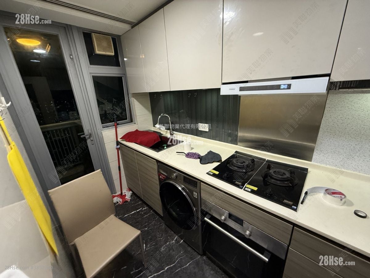 The Riverpark Rental 3 Bedrooms , 2 Bathrooms 729 ft²