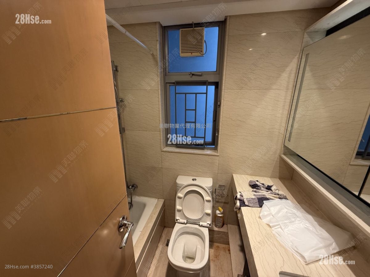 The Riverpark Rental 3 Bedrooms , 2 Bathrooms 729 ft²
