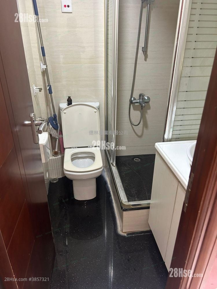Tak Tin Estate Sell 1 Bedroom , 1 Bathroom 351 ft²