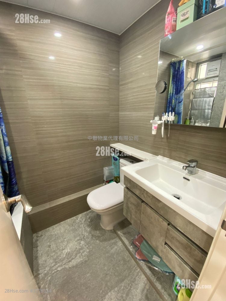 Yuk Wo Court Sell 381 ft²
