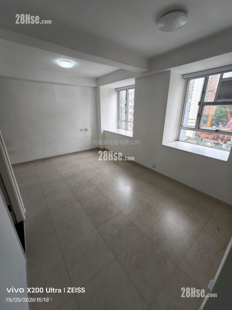 Smithfield Terrace Sell Studio , 1 Bathroom 282 ft²
