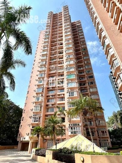 Hong Kong Gold Coast Sell 1,052 ft²