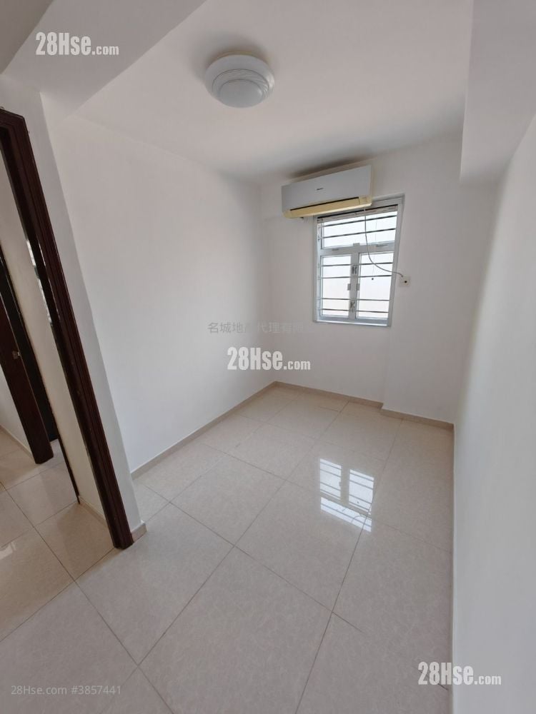 Sheung Wo Che Sell 2 Bedrooms , 1 Bathroom 425 ft²