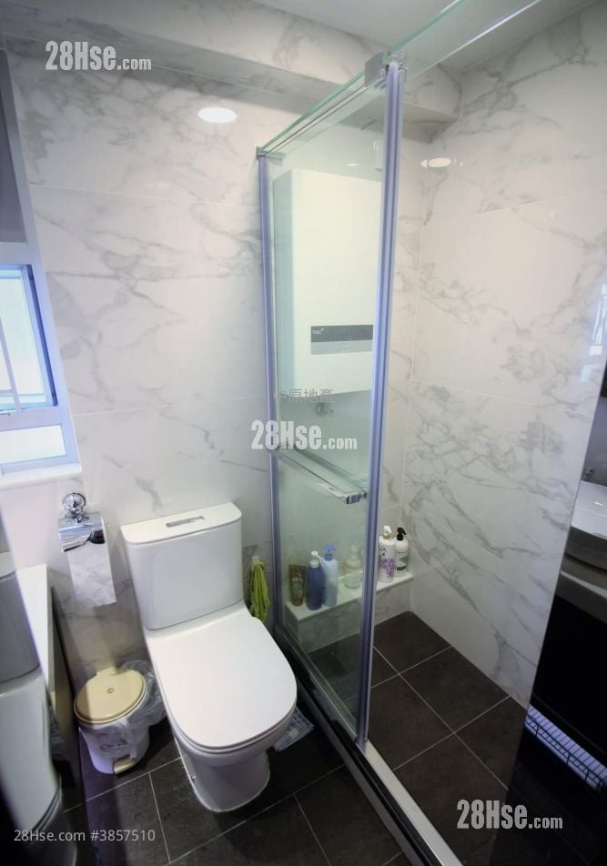 On Ning Garden Sell 2 Bedrooms , 1 Bathroom 431 ft²