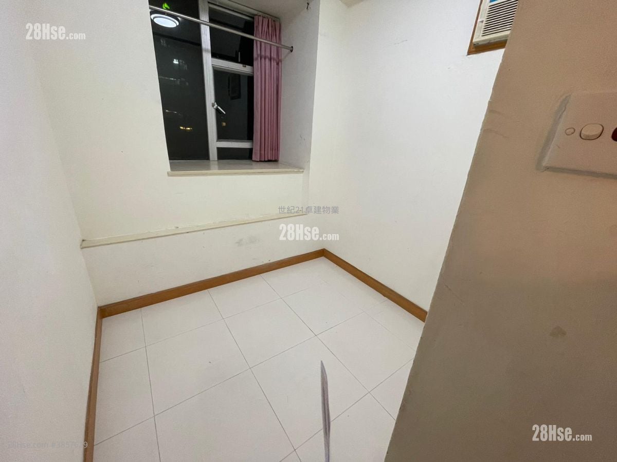 Shun Fai Building Sell 2 Bedrooms , 1 Bathroom 276 ft²