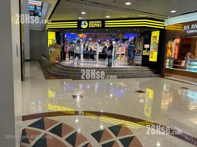 Lung Poon Court Sell 3 Bedrooms , 1 Bathroom 645 ft²