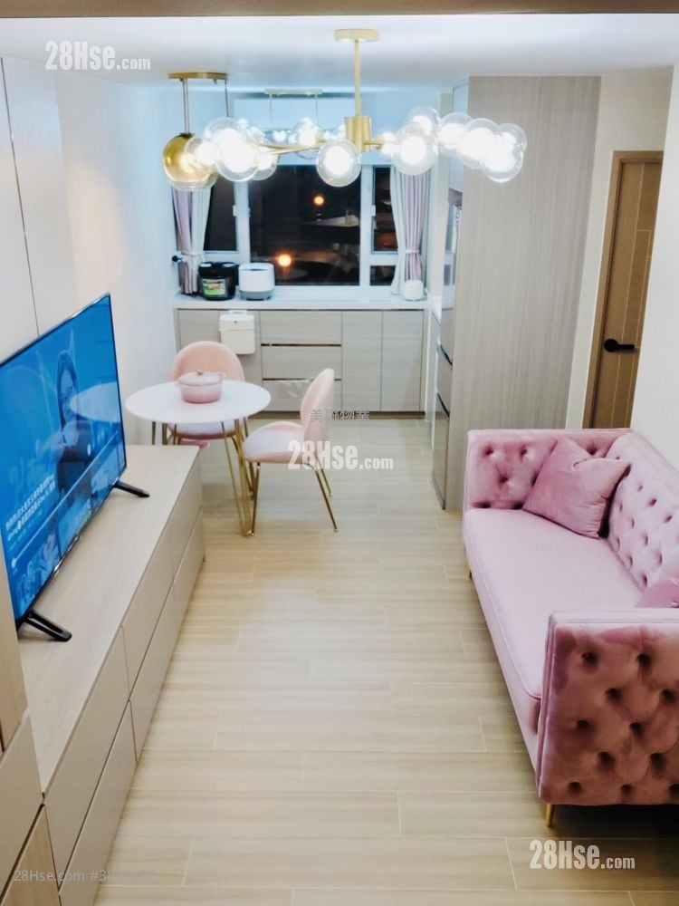 Cheung Fat Estate Sell 2 Bedrooms , 2 Bathrooms 366 ft²