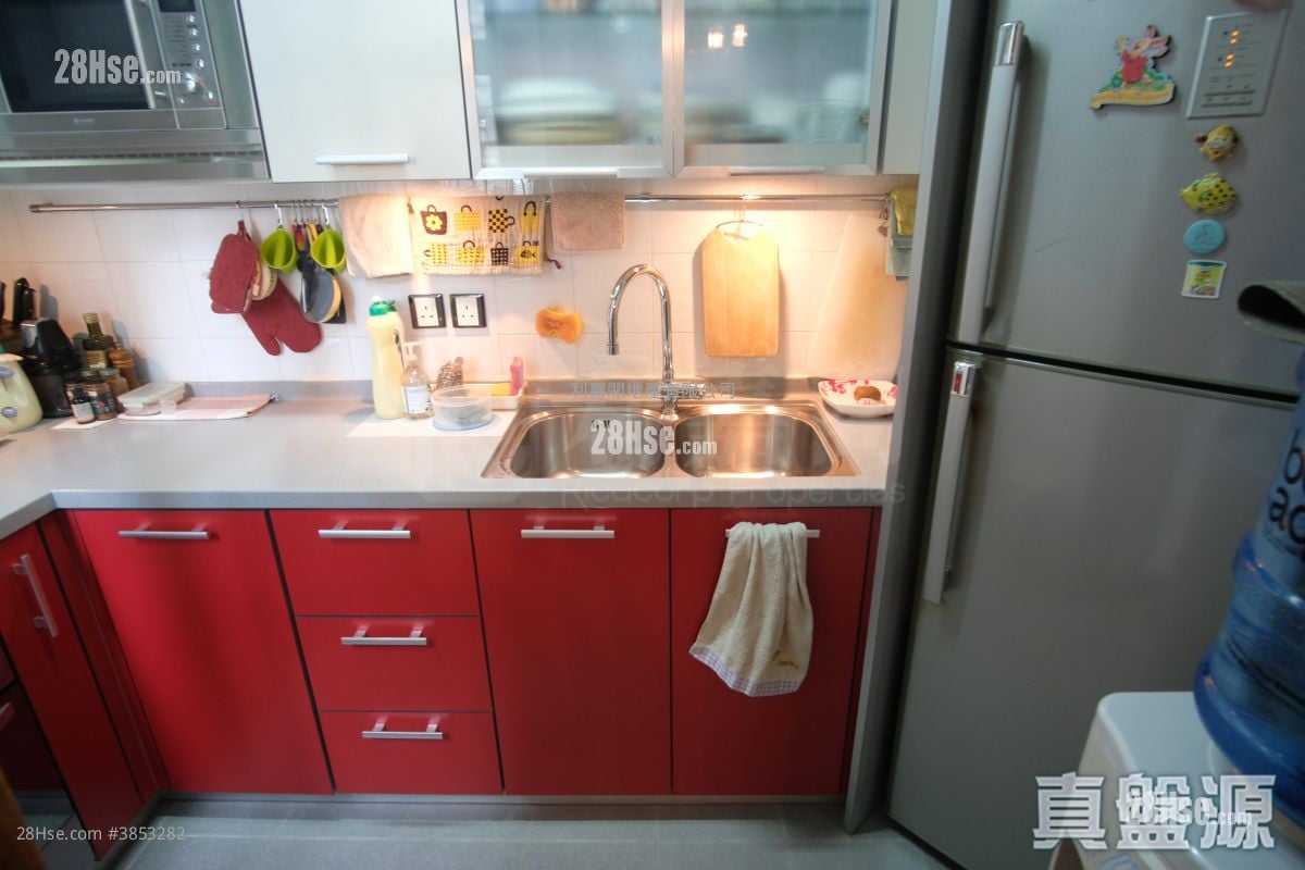 Goldwin Heights Sell 3 Bedrooms , 1 Bathroom 802 ft²