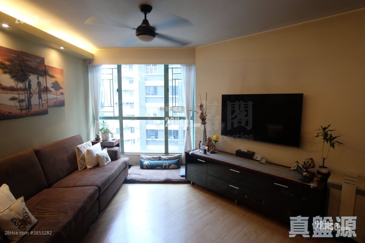 Goldwin Heights Sell 3 Bedrooms , 1 Bathroom 802 ft²