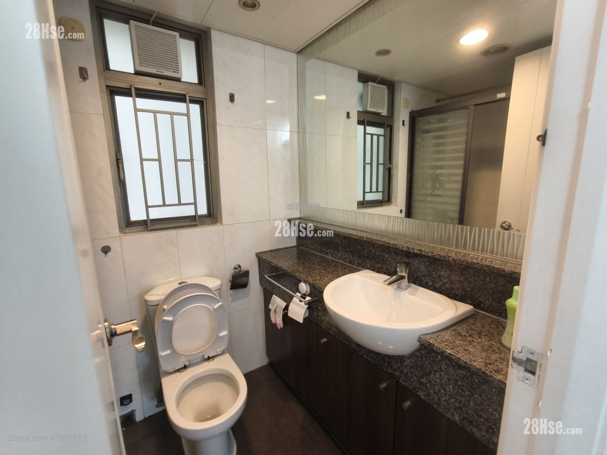 Tseung Kwan O Plaza Sell 3 Bedrooms , 1 Bathroom 489 ft²