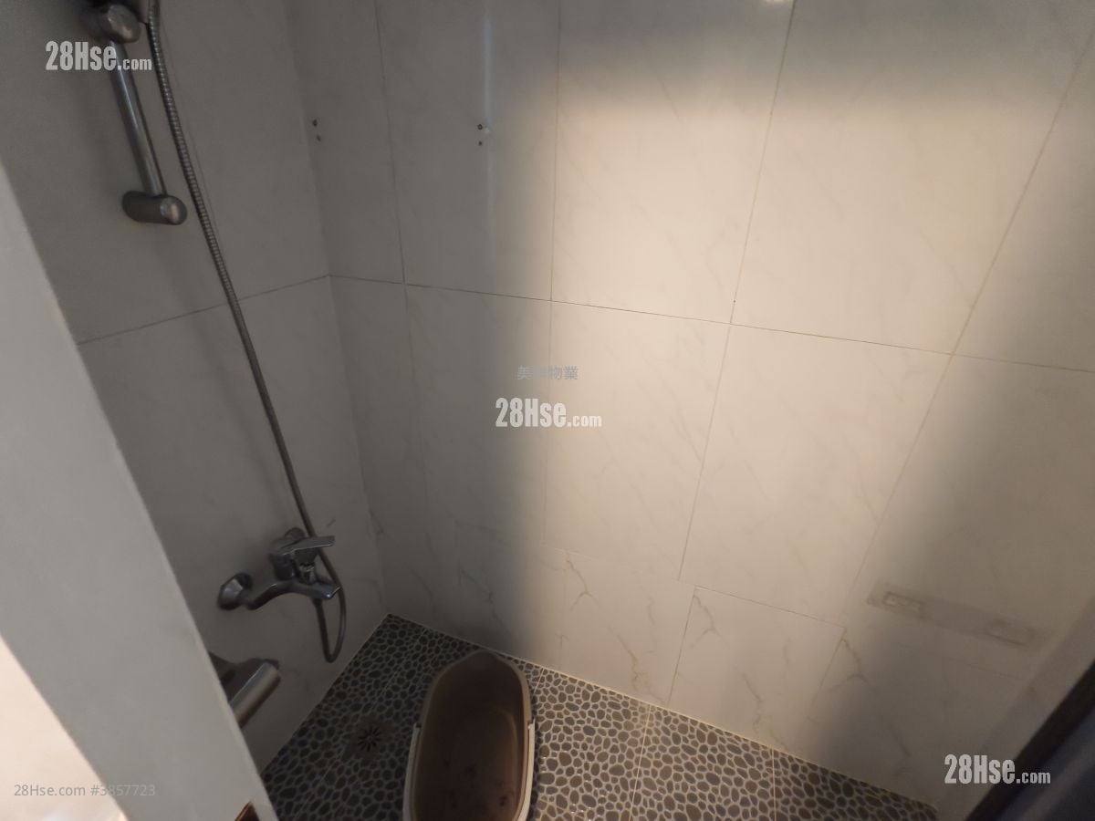 Tseung Kwan O Plaza Sell 3 Bedrooms , 1 Bathroom 489 ft²
