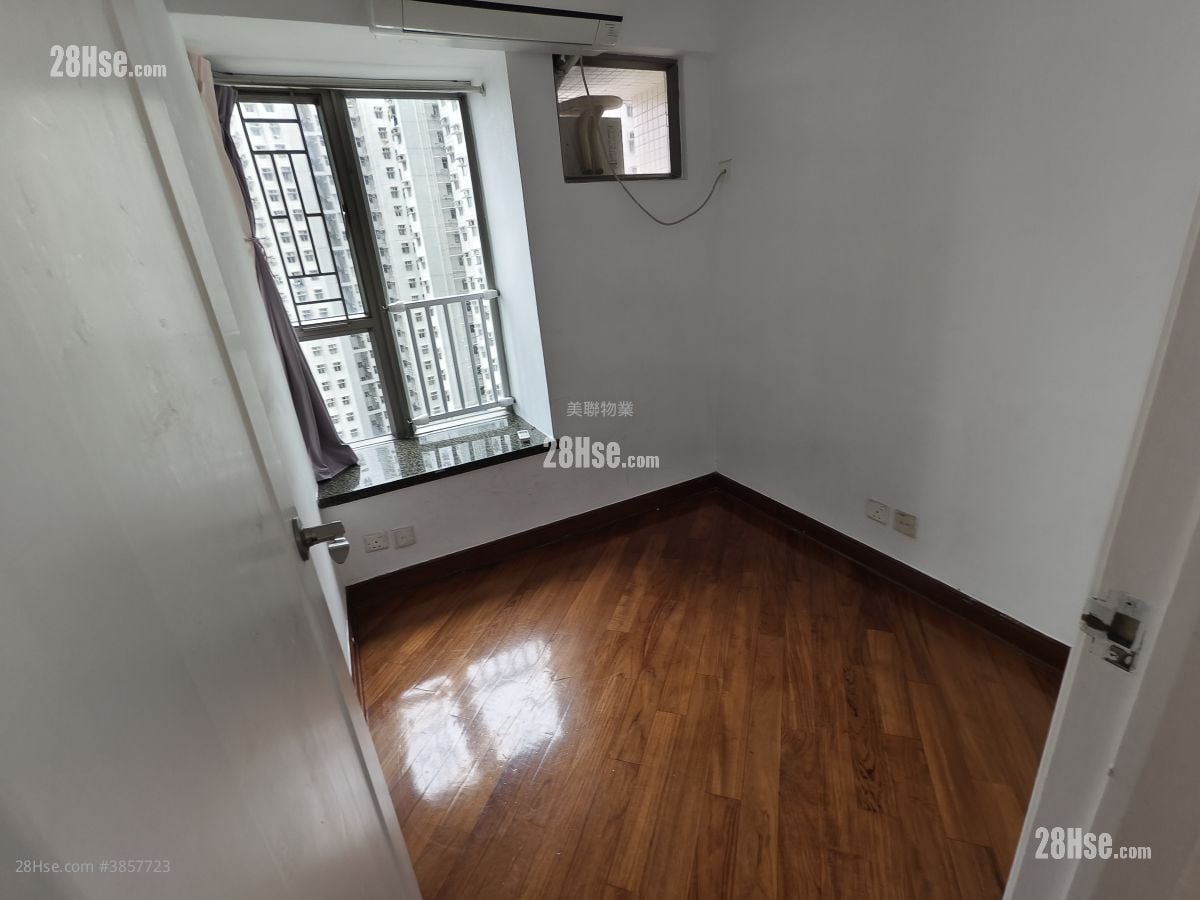 Tseung Kwan O Plaza Sell 3 Bedrooms , 1 Bathroom 489 ft²