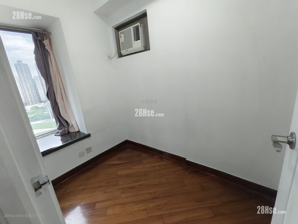 Tseung Kwan O Plaza Sell 3 Bedrooms , 1 Bathroom 489 ft²