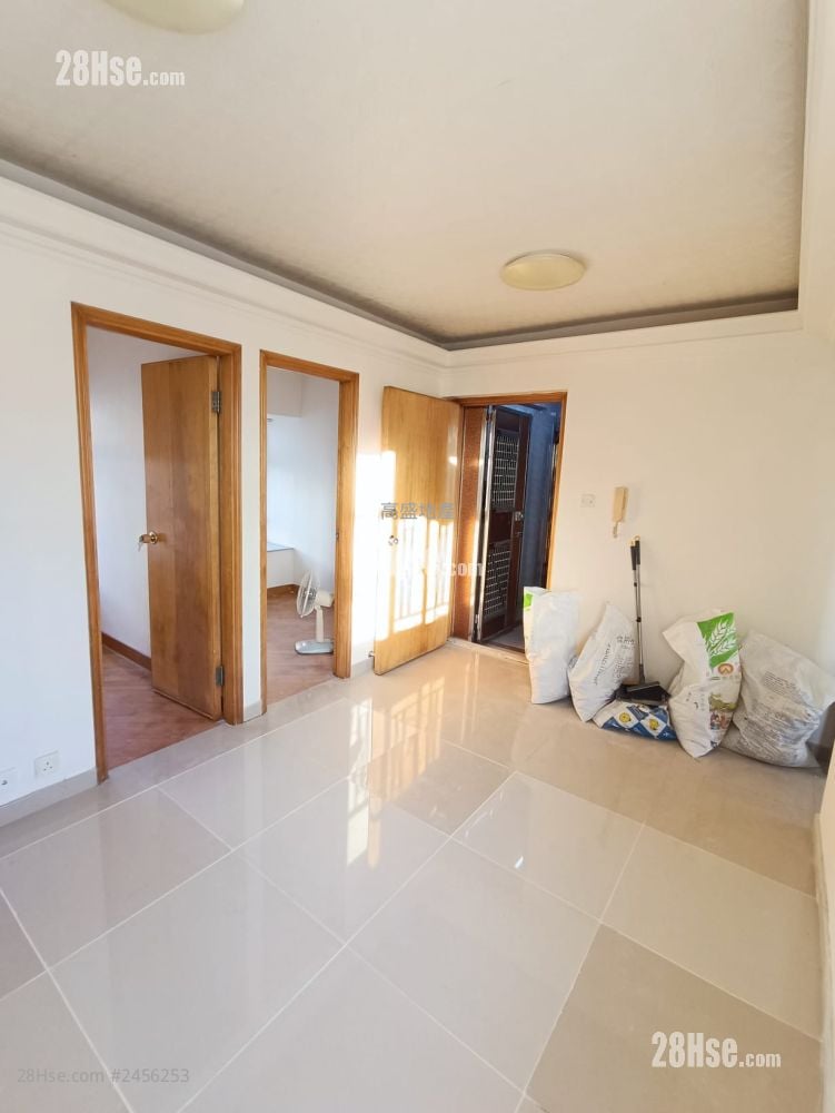 8 Fuk Wa Street Rental 2 Bedrooms , 1 Bathroom 332 ft²