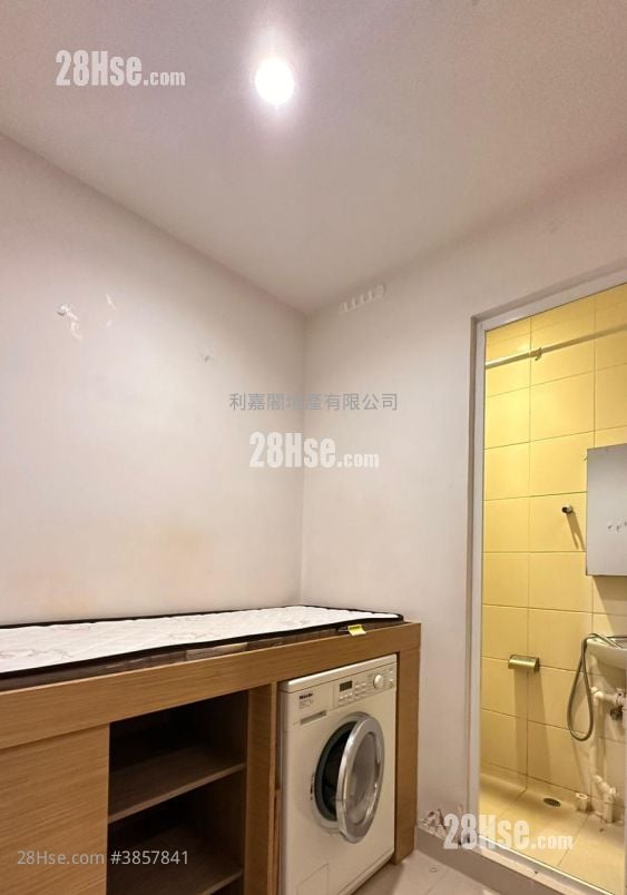 8 Lasalle Sell 3 Bedrooms , 2 Bathrooms 1,023 ft²