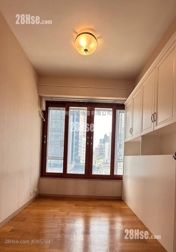 8 Lasalle Sell 3 Bedrooms , 2 Bathrooms 1,023 ft²