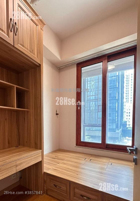 8 Lasalle Sell 3 Bedrooms , 2 Bathrooms 1,023 ft²