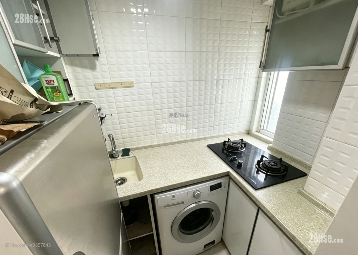 Shatin Centre Sell 2 Bedrooms , 1 Bathroom 357 ft²