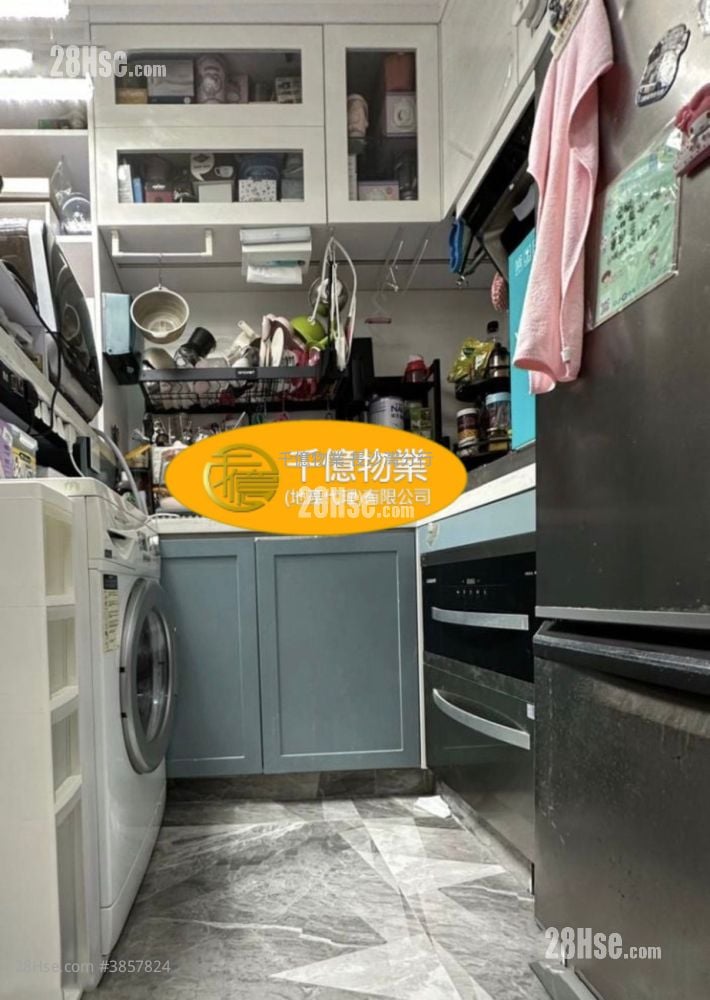 Lai Tsui Court Sell 2 Bedrooms , 1 Bathroom 381 ft²