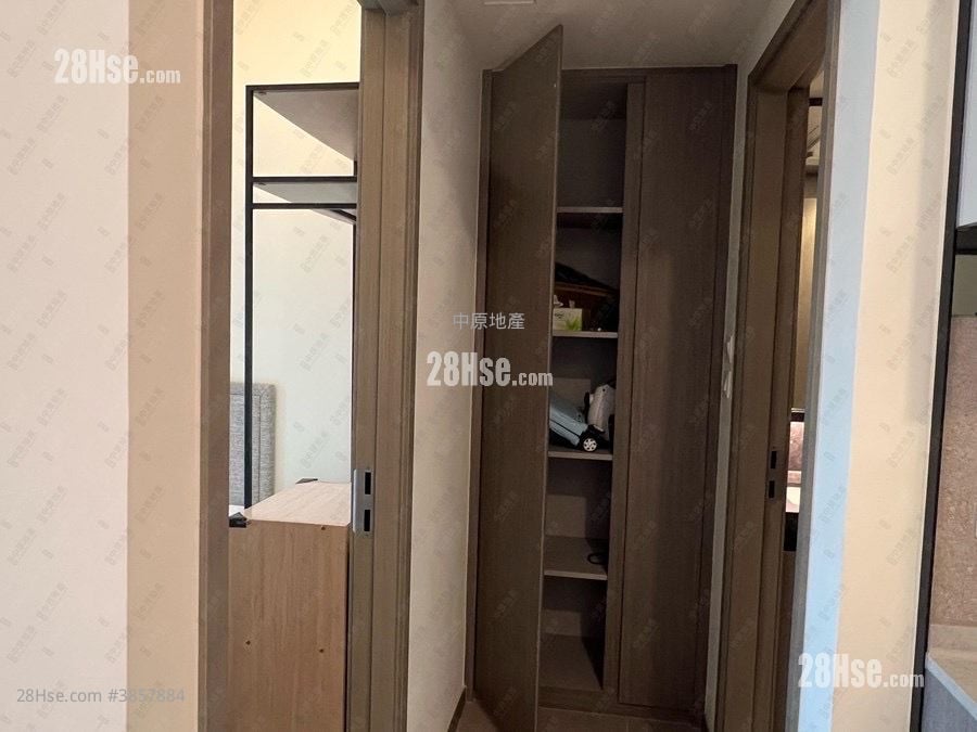 Yoho West Sell 2 Bedrooms 441 ft²