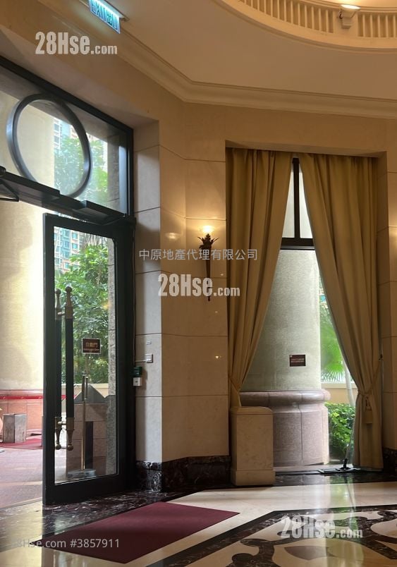 Banyan Garden Sell 3 Bedrooms 665 ft²