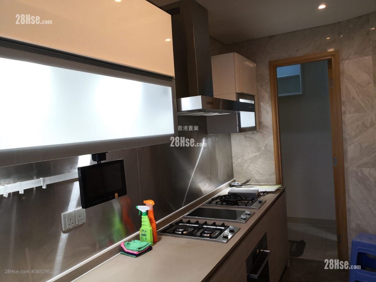 Grand Austin Rental 4 Bedrooms , 2 Bathrooms 1,282 ft²