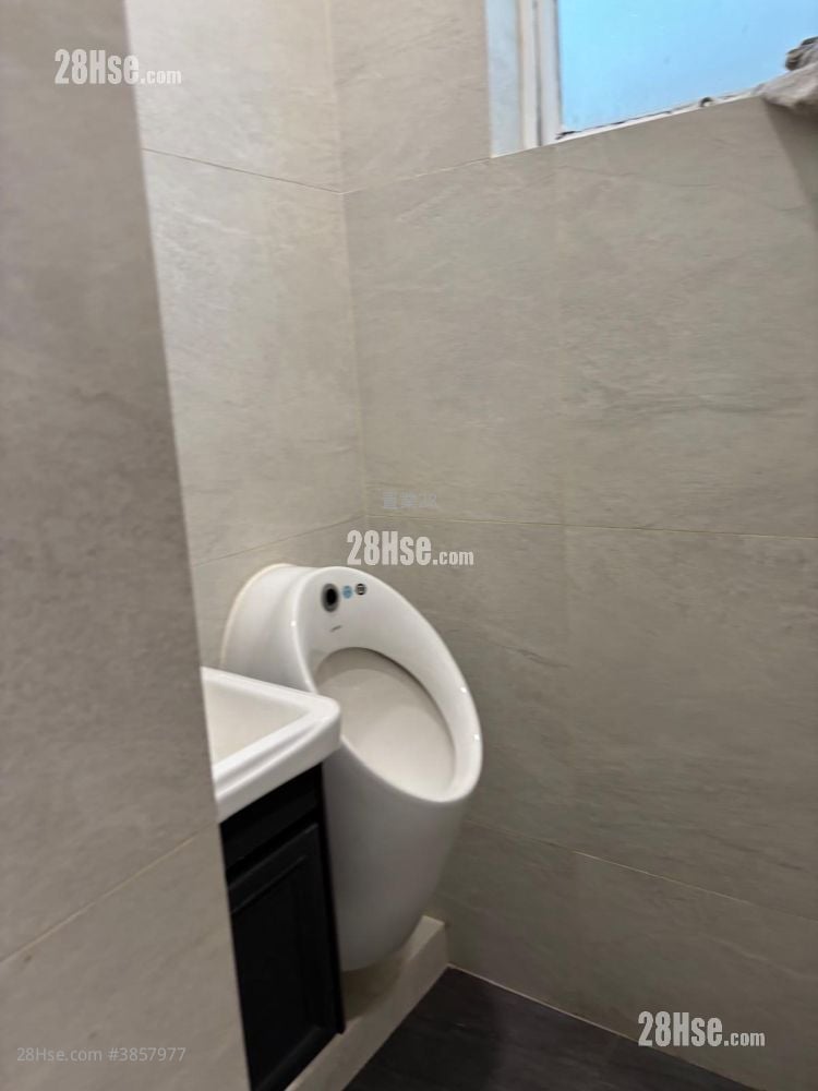 港贸中心 租盘 839 平方尺