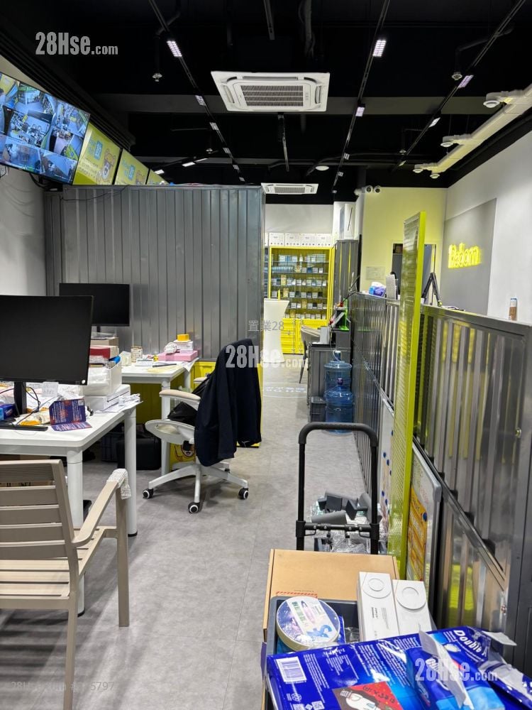 港贸中心 租盘 839 平方尺