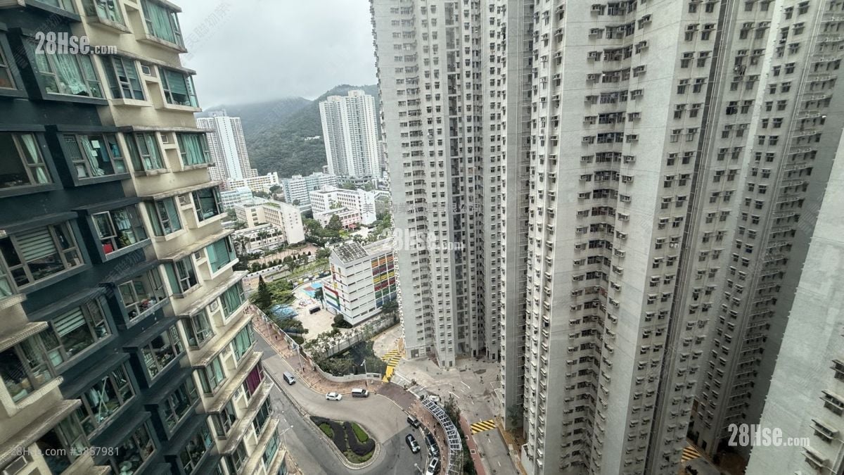 Tseung Kwan O Plaza Sell 3 Bedrooms , 1 Bathroom 489 ft²