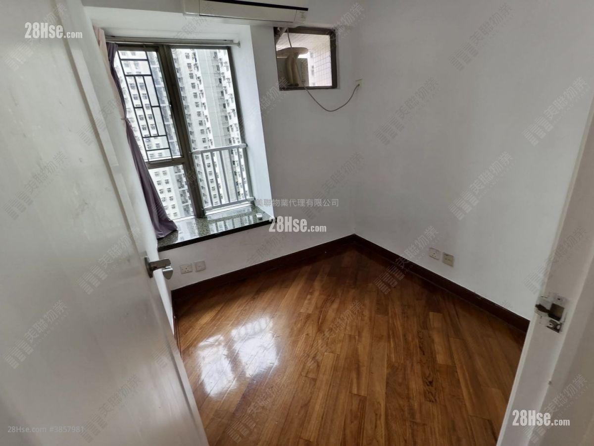 Tseung Kwan O Plaza Sell 3 Bedrooms , 1 Bathroom 489 ft²