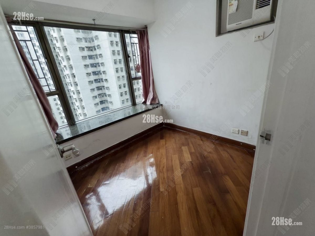 Tseung Kwan O Plaza Sell 3 Bedrooms , 1 Bathroom 489 ft²