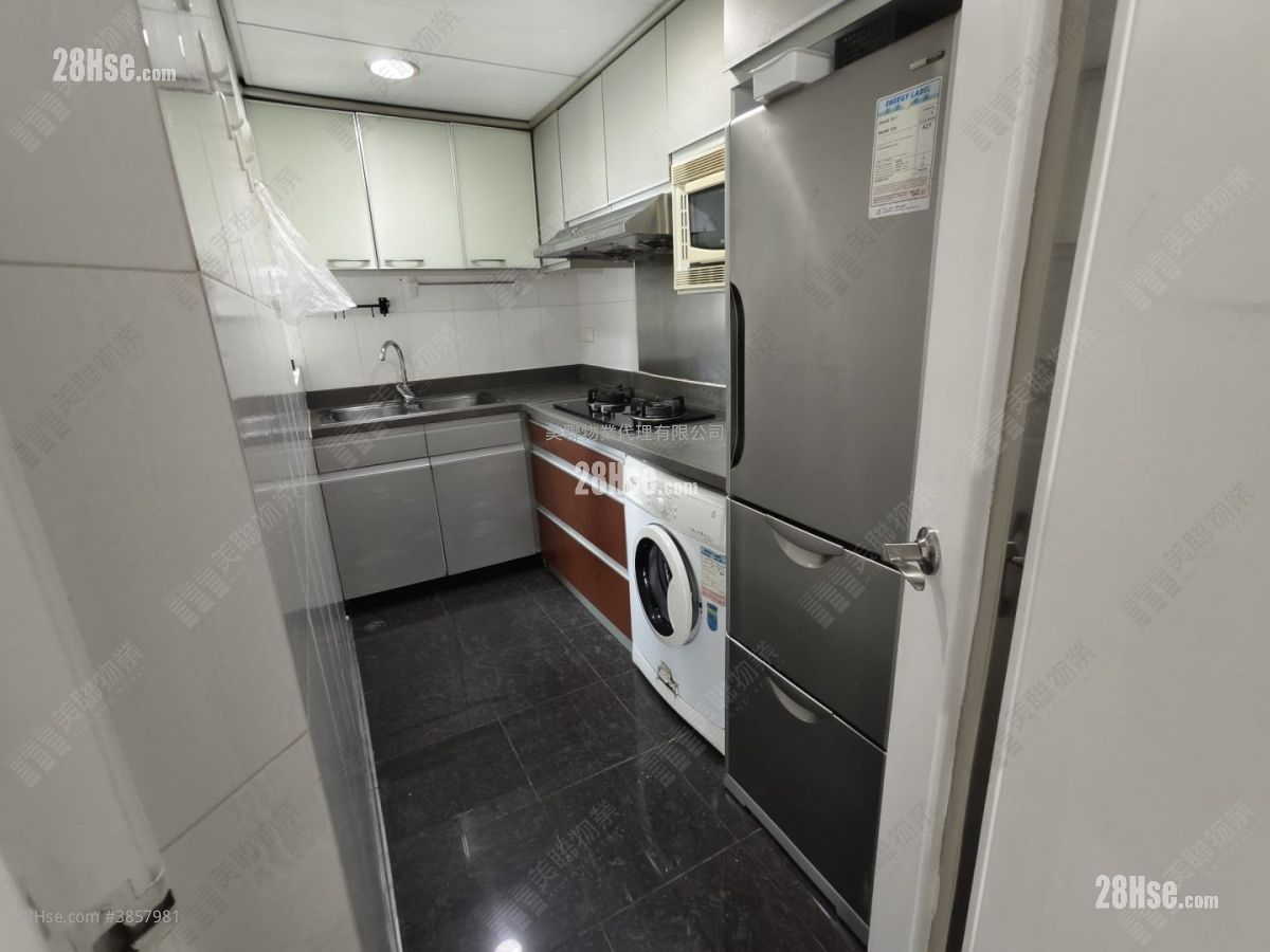 Tseung Kwan O Plaza Sell 3 Bedrooms , 1 Bathroom 489 ft²