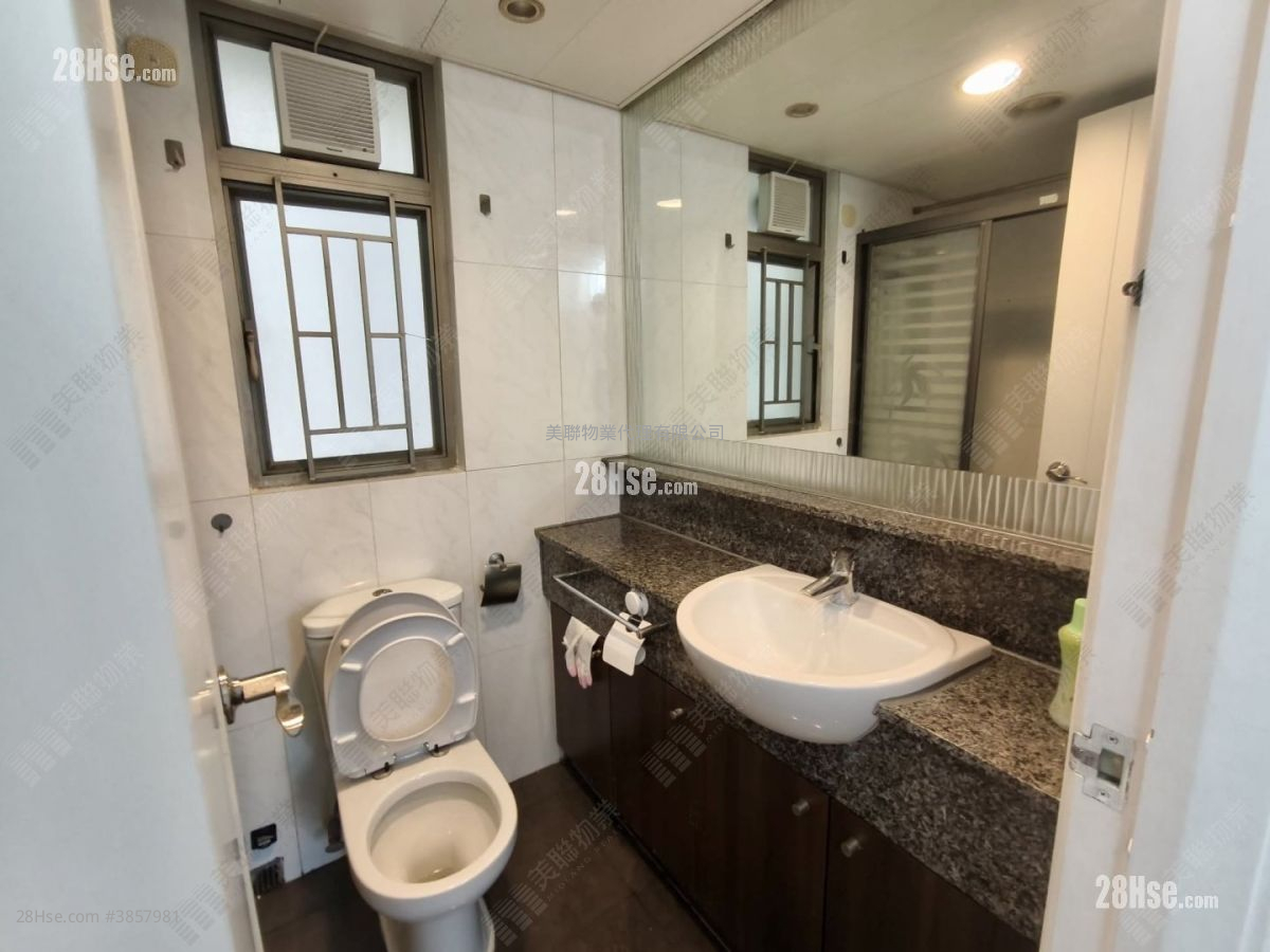 Tseung Kwan O Plaza Sell 3 Bedrooms , 1 Bathroom 489 ft²