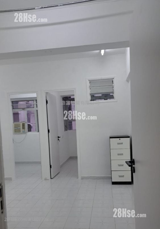 Tak Lee Building Rental 2 Bedrooms , 1 Bathroom 340 ft²