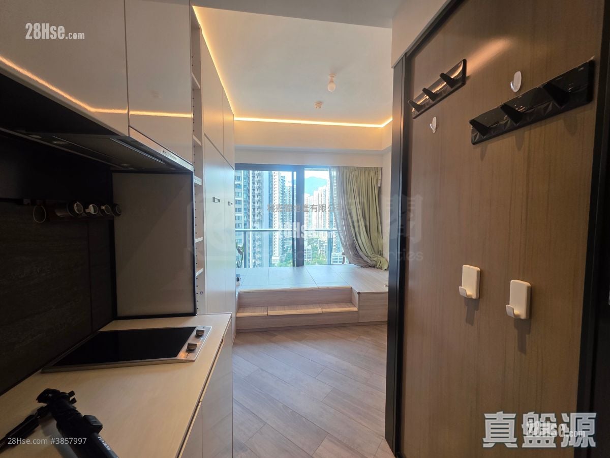 The Henley Rental 238 ft²