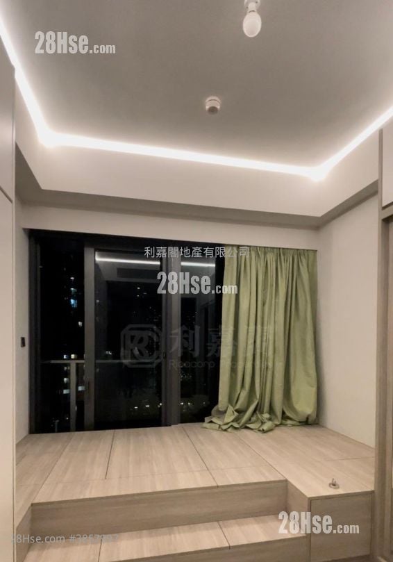 The Henley Rental 238 ft²
