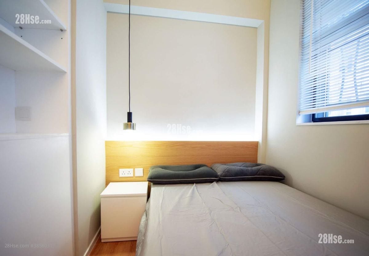 bedroom 1: Lyton Building Rental 2 Bedrooms , 1 Bathroom 400 ft²