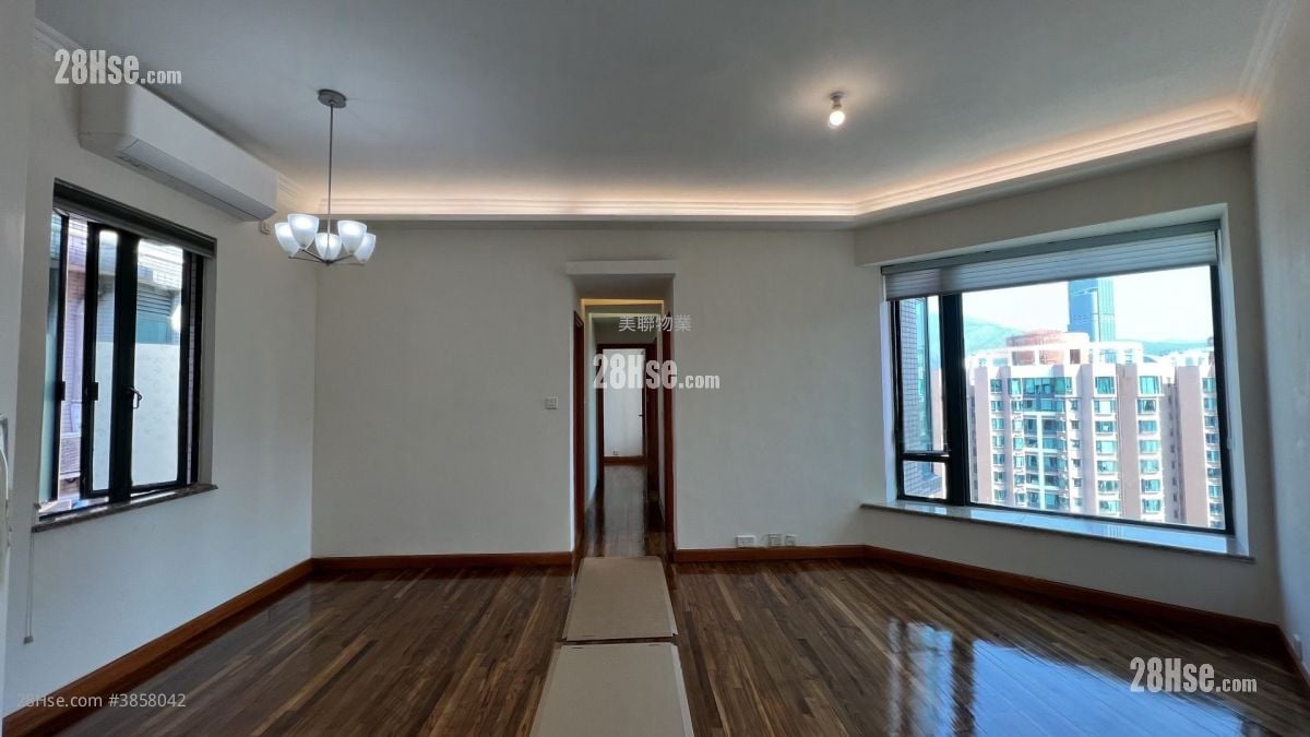 Villa Esplanada Sell 3 Bedrooms , 2 Bathrooms 666 ft²
