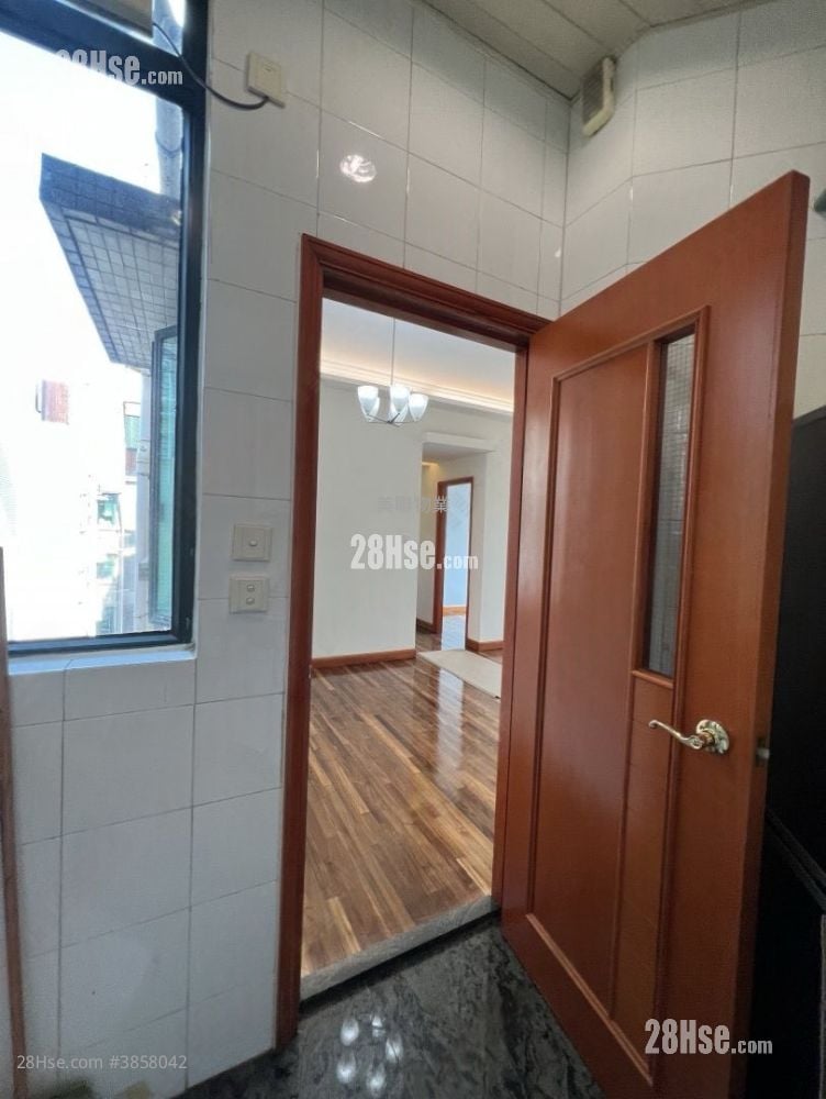 Villa Esplanada Sell 3 Bedrooms , 2 Bathrooms 666 ft²