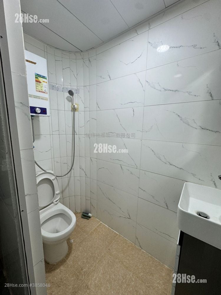 Kam Yuen Building Sell 2 Bedrooms , 1 Bathroom 360 ft²