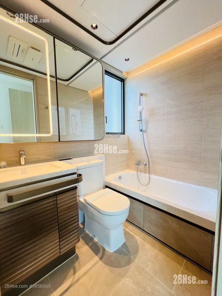 黃金海灣 租盤 4 房 , 2 浴室 804 平方呎